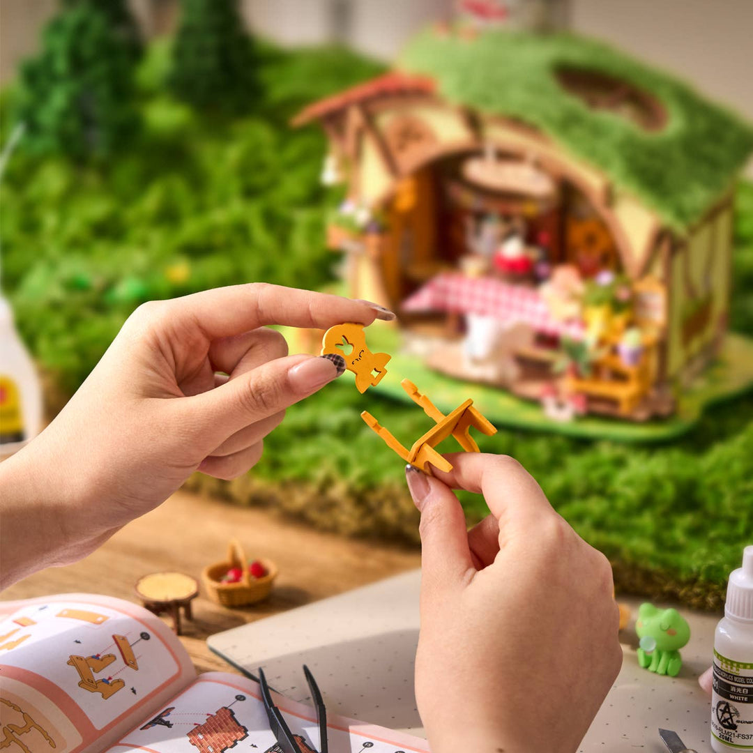 Rolife Fluffy Grove DIY Miniature House DG184