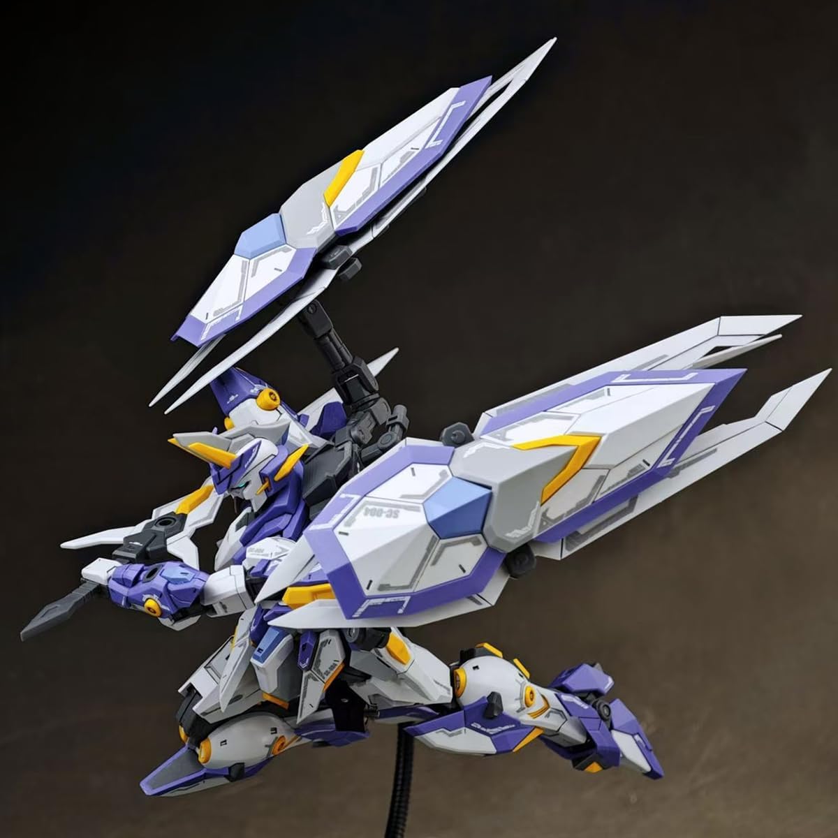 SNAA - 1/144 HG The Round Table Knights - Titan Greatsword Tristan