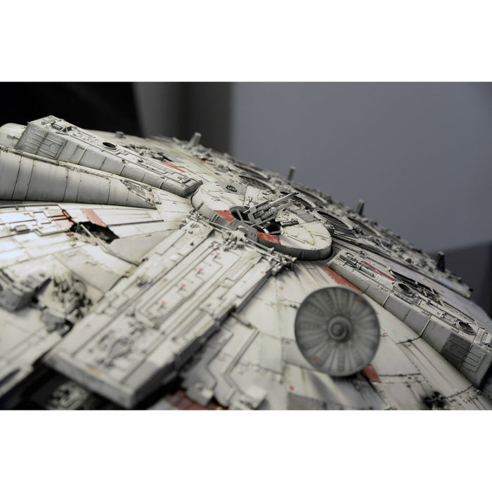 Bandai Star Wars - PG 1/72 A New Hope Millennium Falcon Model Kit