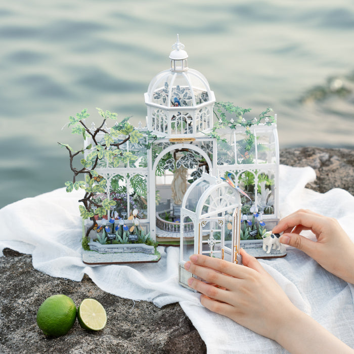 Rolife Oxygen Oasis DIY Miniature House DH102 [PRE-ORDER]