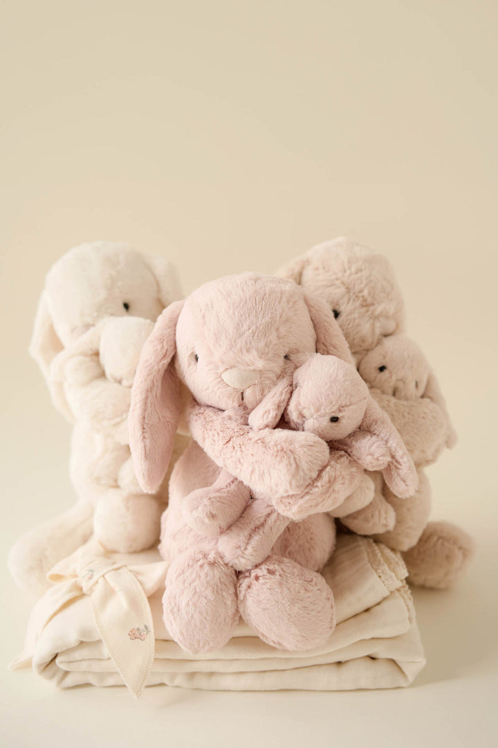 Jamie Kay - Snuggle Bunnies Plush Frankie the Hugging Bunny Brulee