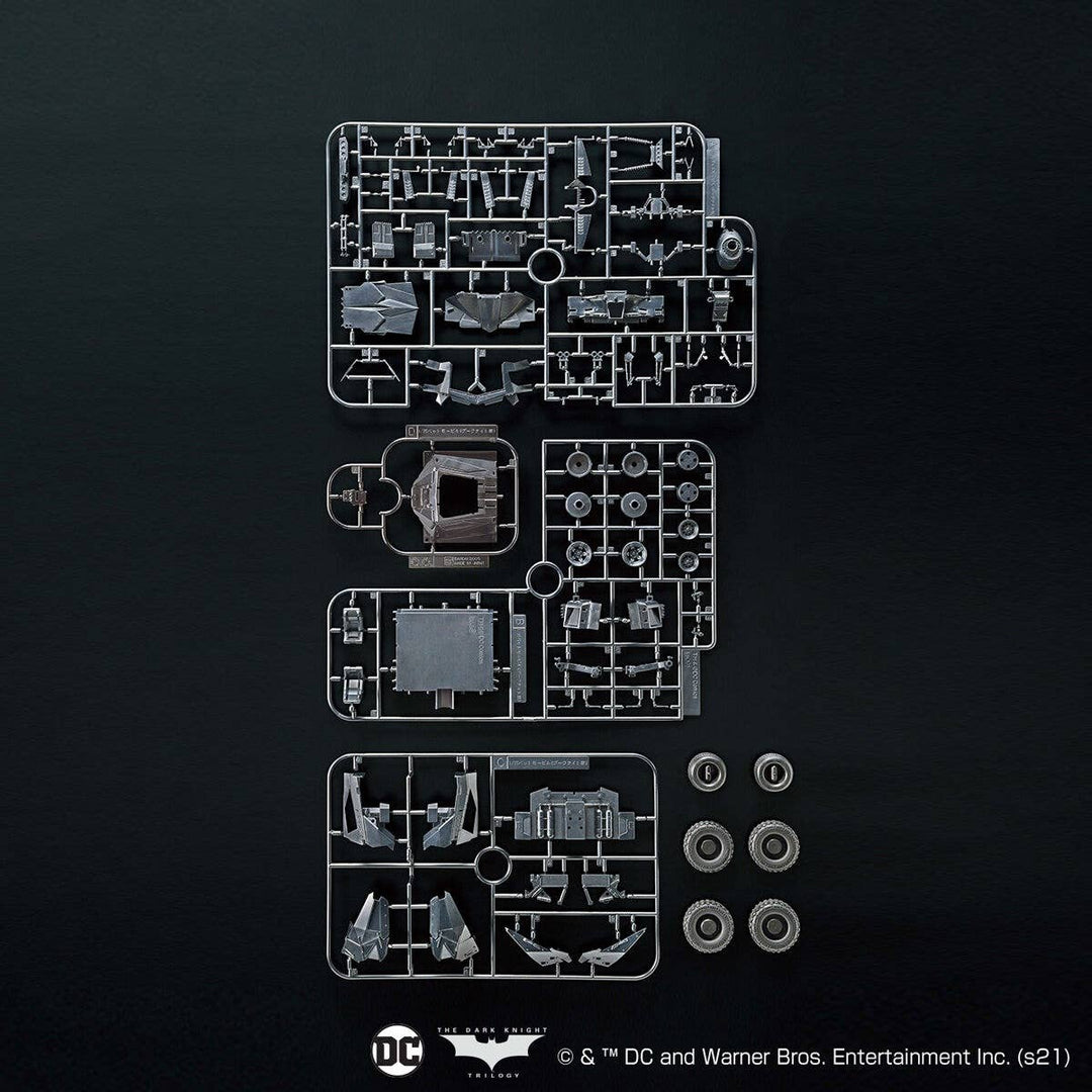 Bandai - 1/35 SCALE Batmobile (Batman Begins Ver.)