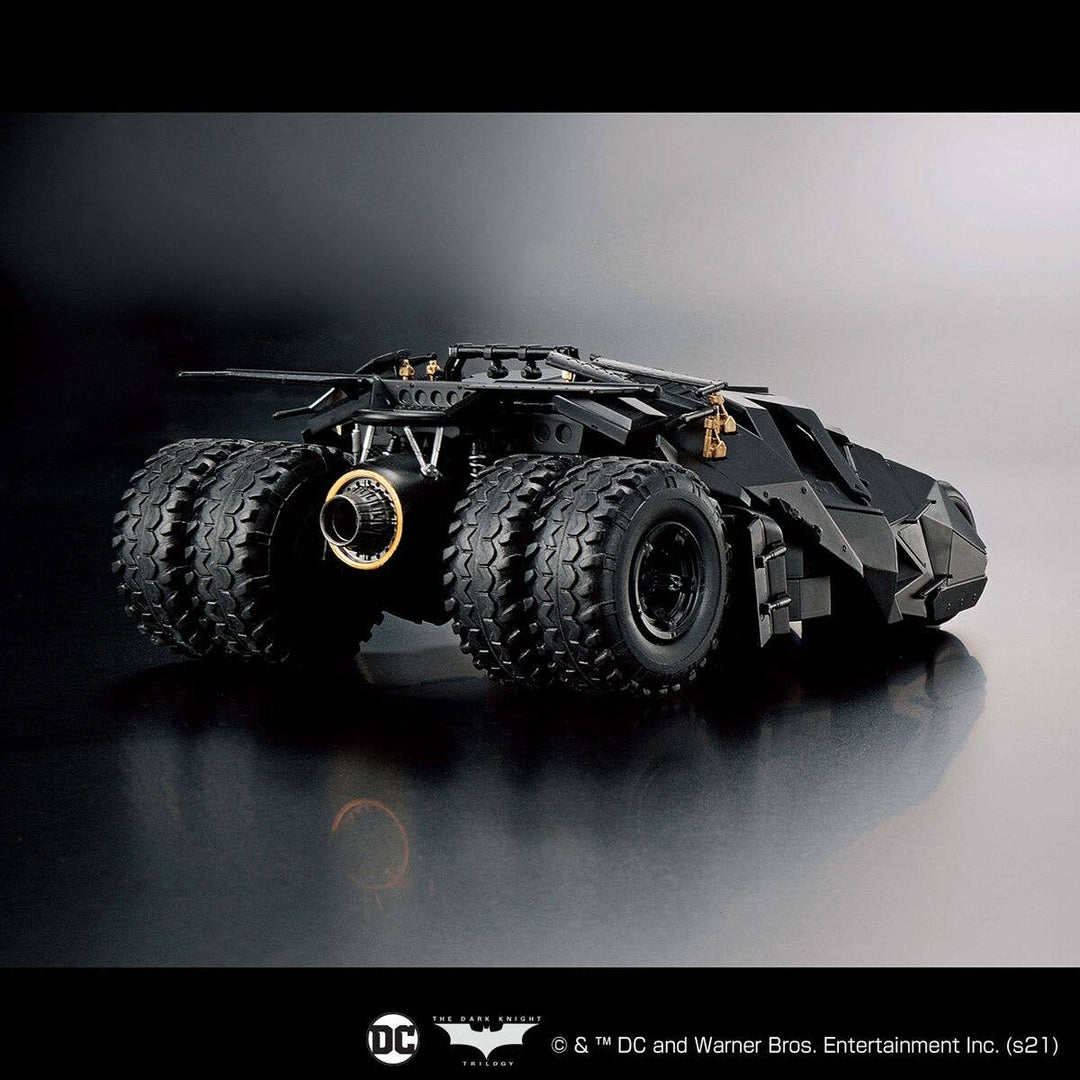 Bandai - 1/35 SCALE Batmobile (Batman Begins Ver.)