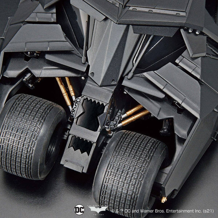 Bandai - 1/35 SCALE Batmobile (Batman Begins Ver.)