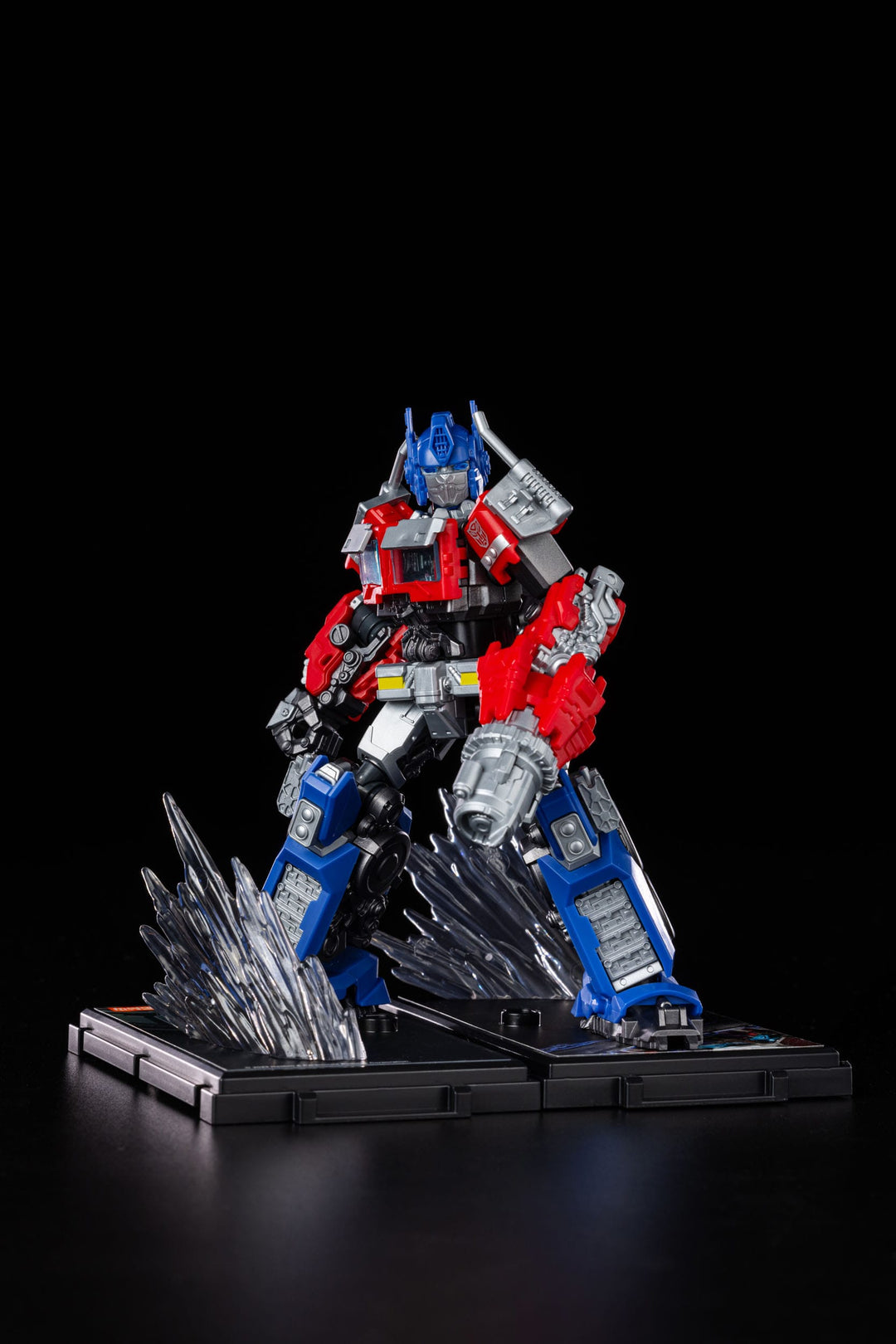 Blokees Transformers Optimus Prime 01 Model Kit Classic Class 01 Luminous Eyes 12.5cm [PRE-ORDER]