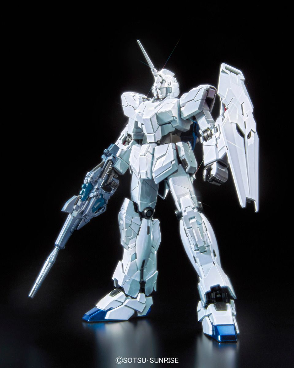 GUNDAM - P-Bandai MG 1/100 RX-0 Unicorn Gundam (Red or Green Frame Twin Frame Edition) Titanium Finish