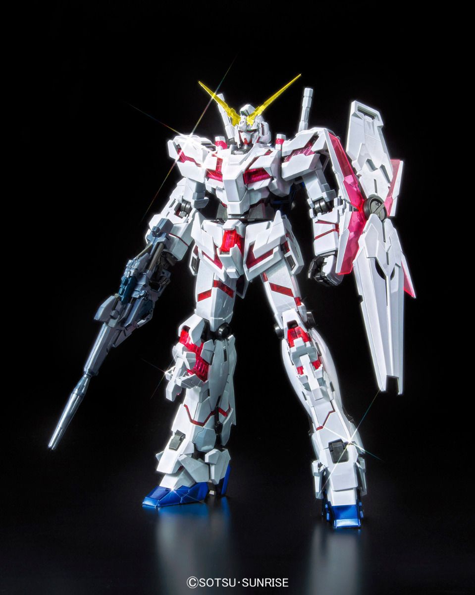 GUNDAM - P-Bandai MG 1/100 RX-0 Unicorn Gundam (Red or Green Frame Twin Frame Edition) Titanium Finish