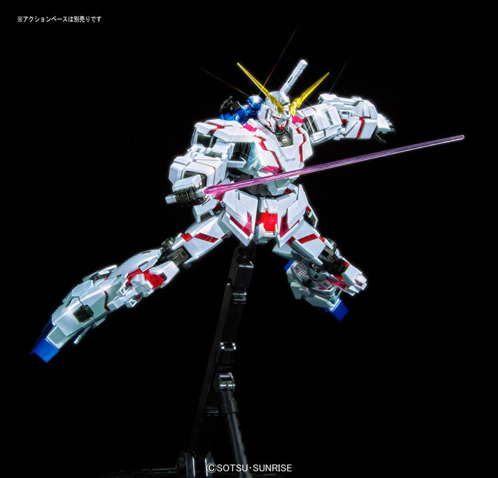 GUNDAM - P-Bandai MG 1/100 RX-0 Unicorn Gundam (Red or Green Frame Twin Frame Edition) Titanium Finish