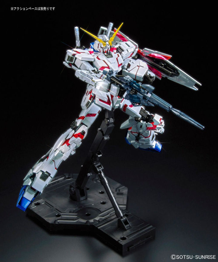 GUNDAM - P-Bandai MG 1/100 RX-0 Unicorn Gundam (Red or Green Frame Twin Frame Edition) Titanium Finish