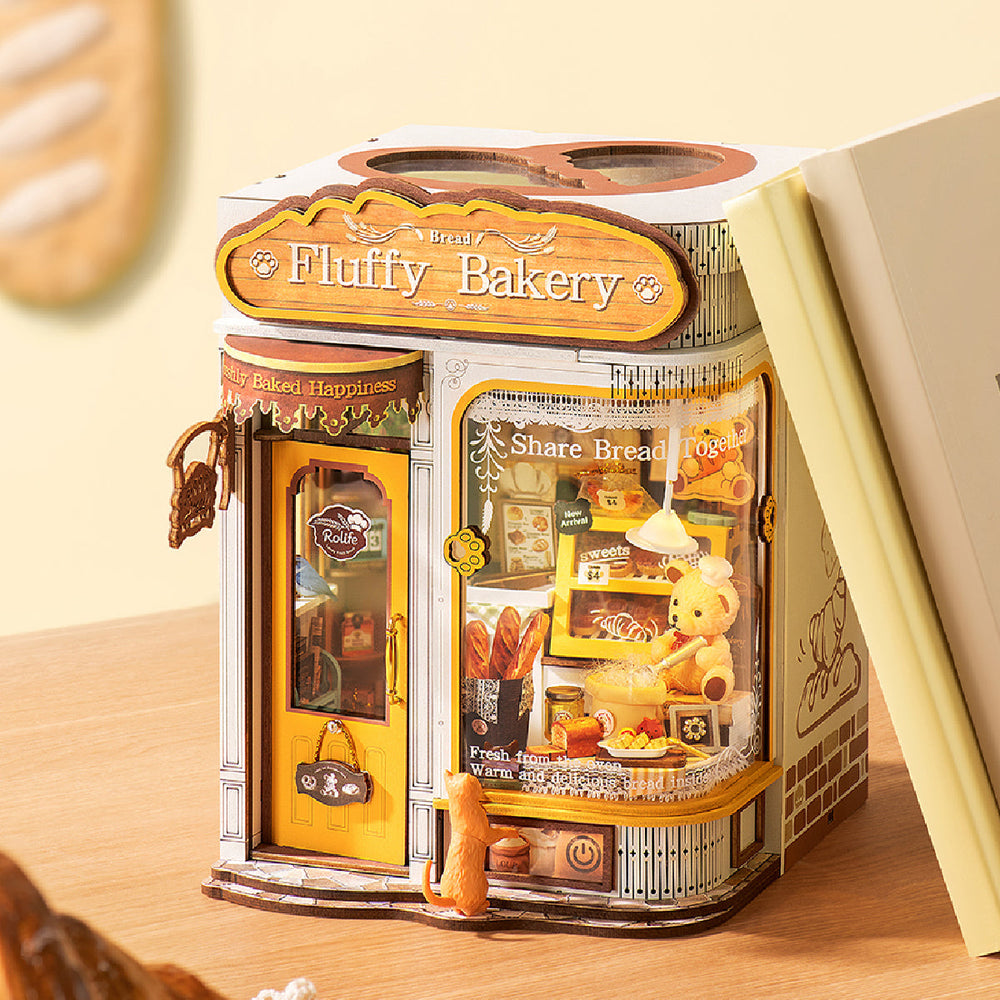 Fluffy Bakery book nook display